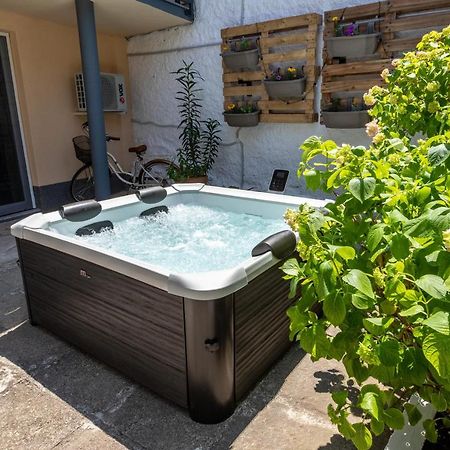 Self Check-In Apartment With Jacuzzi 莫斯塔尔 外观 照片