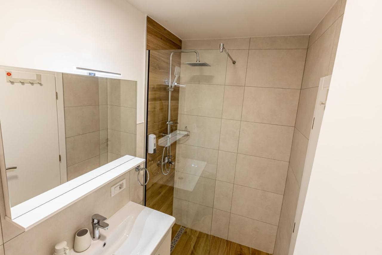 Self Check-In Apartment With Jacuzzi 莫斯塔尔 外观 照片